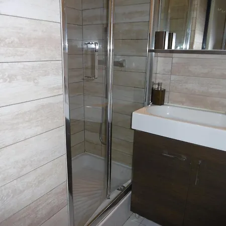 Acces Direct - T2 Avec Piscine & Parking A - Fr-1-796-52 Apartment