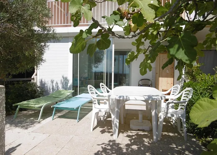 Accès Direct - T2 Avec Piscine&parking à - Fr-1-796-52 Gruissan